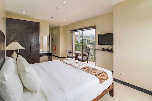 Main Hotel and Suites Cebu