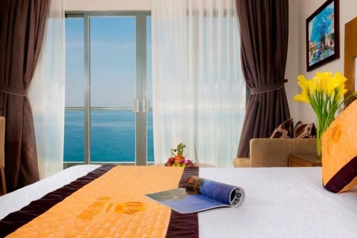 Luxe beddengoed, een minibar, een kluis op de kamer, een bureau