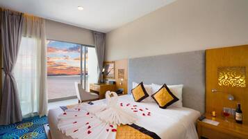 Senior Suite, 1 Bedroom, Balcony | Pemandangan dari bilik