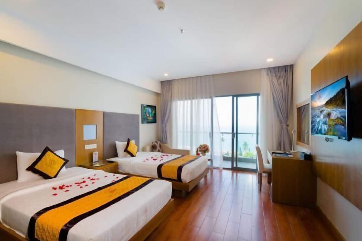 1 kamar tidur, seprai premium, minibar, dan brankas