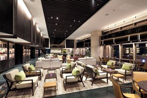 4 restaurants servant le petit déjeuner, spécialités Cuisine chinoise