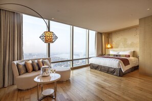 1 bedroom, minibar, in-room safe, desk - Lotte Hotel Hanoi (Hanoi)