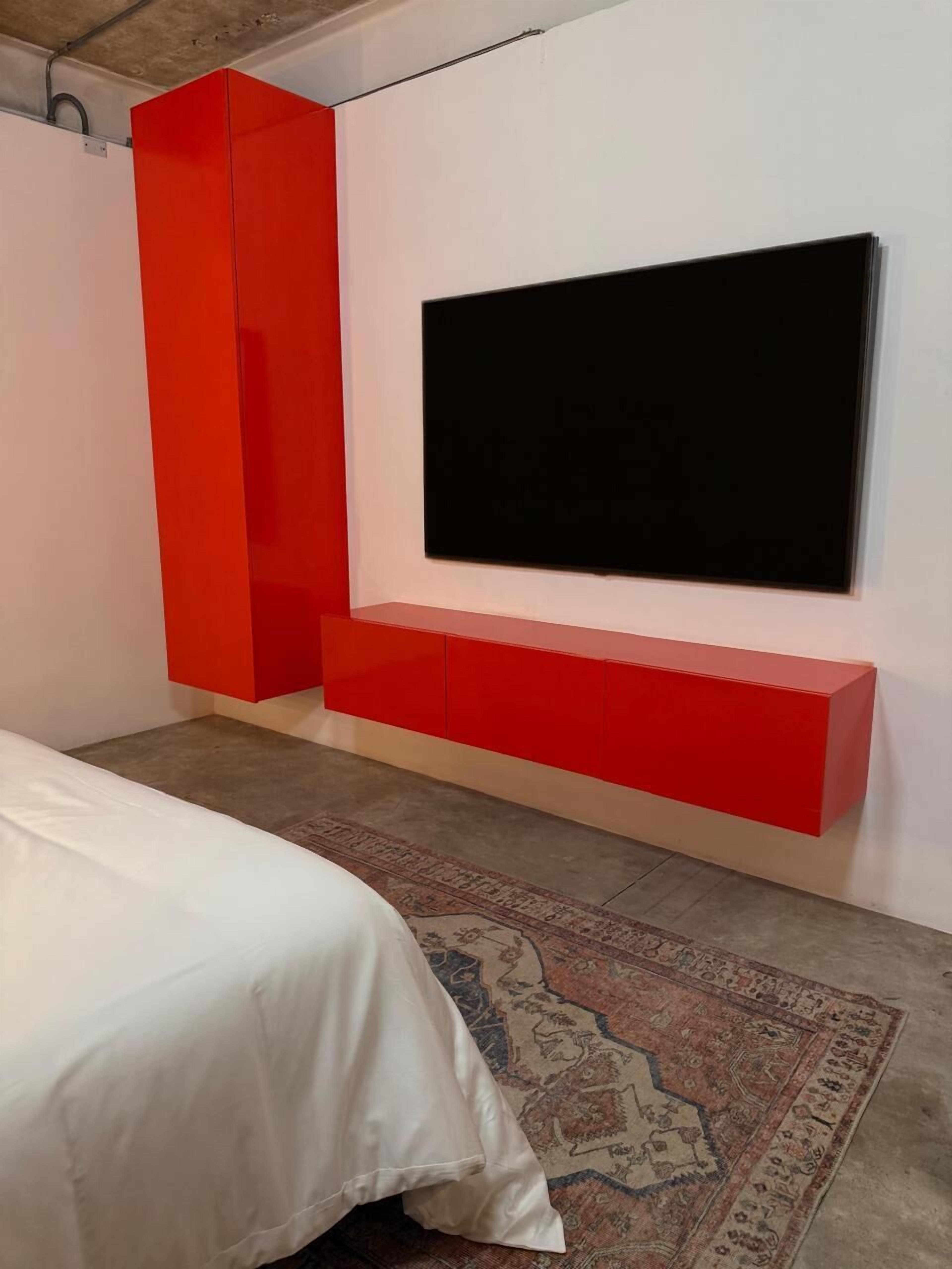 TV