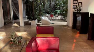 Sala de estar en el lobby