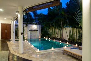 Outdoor pool, sun loungers