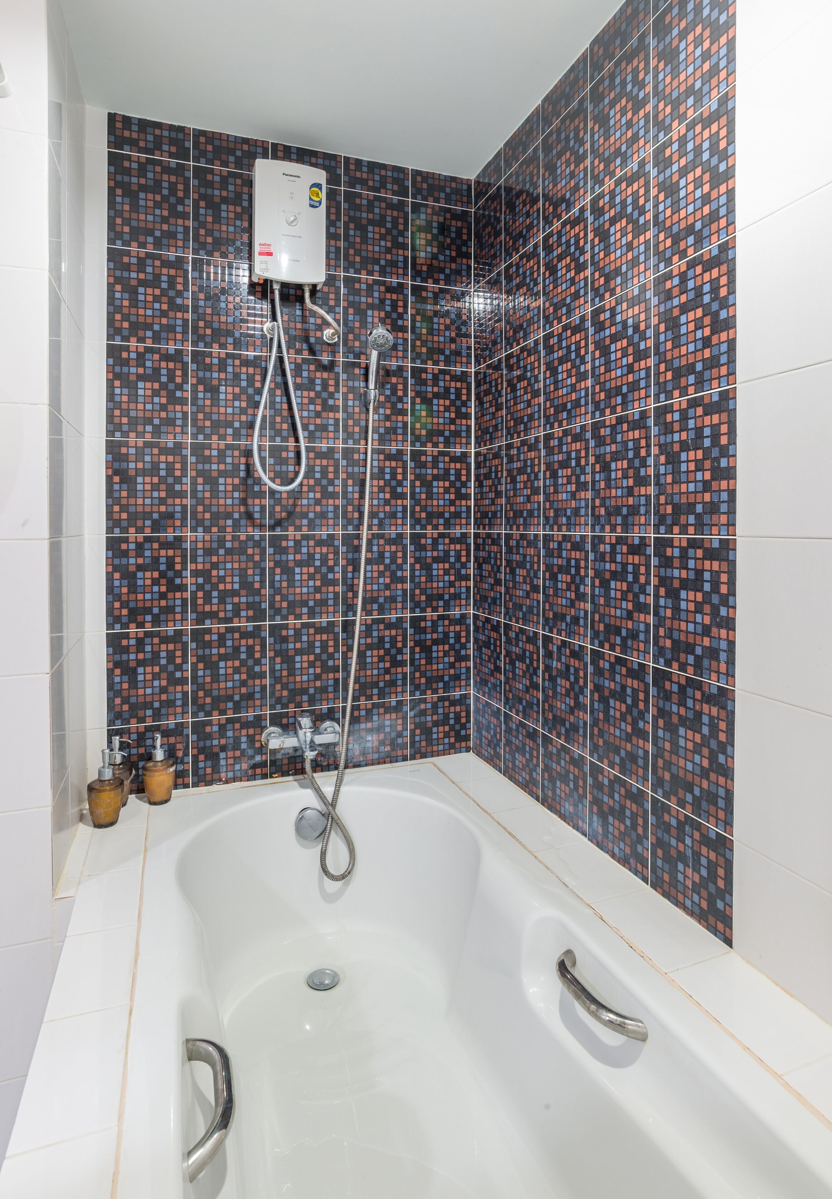 grand deluxe room  | bathroom | shower, free toiletries, hair dryer, towels