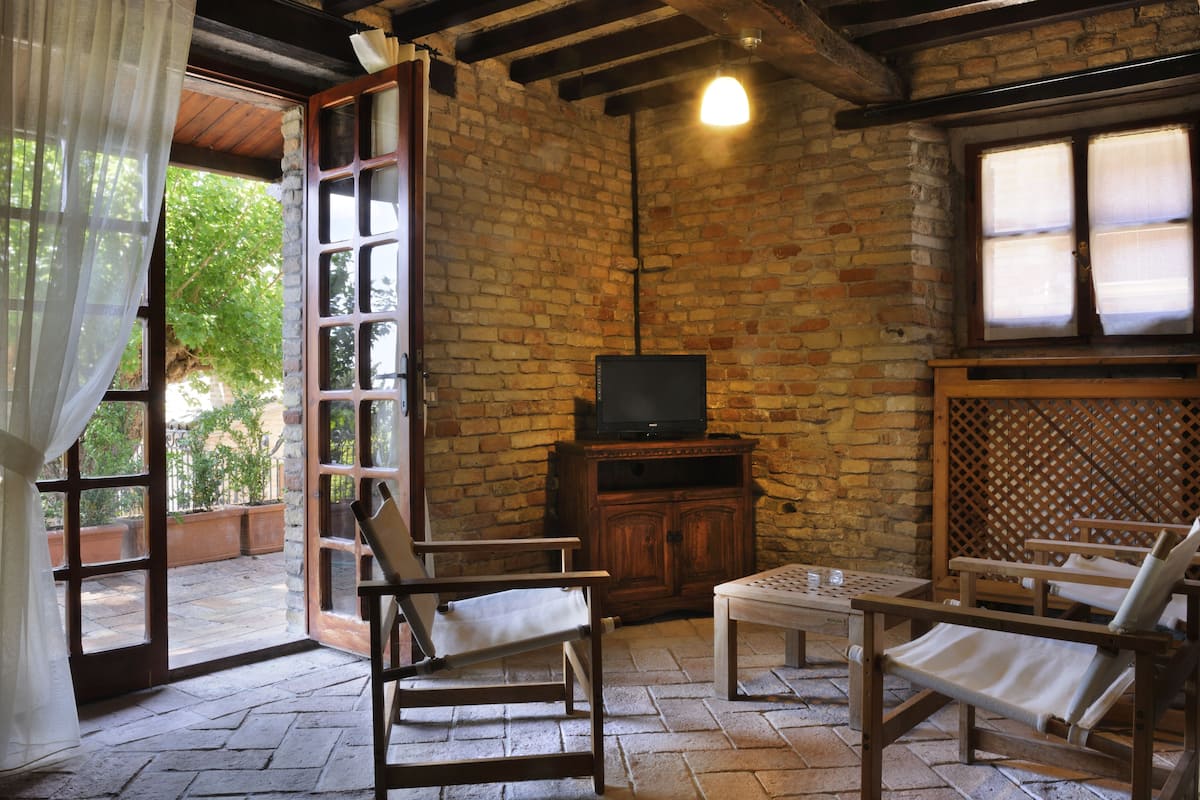 1 bedroom, soundproofing, free wifi, bed sheets