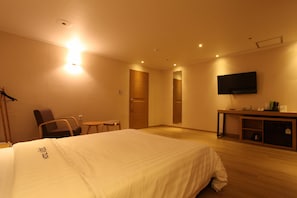 Standard Double Room | Desk, blackout drapes, iron/ironing board, free WiFi