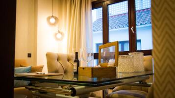 Premium appartement, terras | Luxe beddengoed, donsdekens, een strijkplank/strijkijzer, gratis wifi