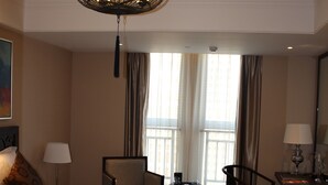 Habitación estándar, 2 camas individuales, para no fumadores | Baño | Secadora de cabello, batas, toallas 