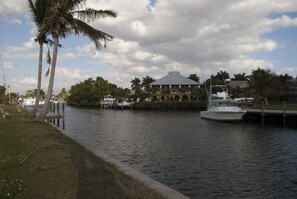 View from property - Tahitian Inn Motel - Near Jungle Golf Ft. Myers (Fort Myers Beach)