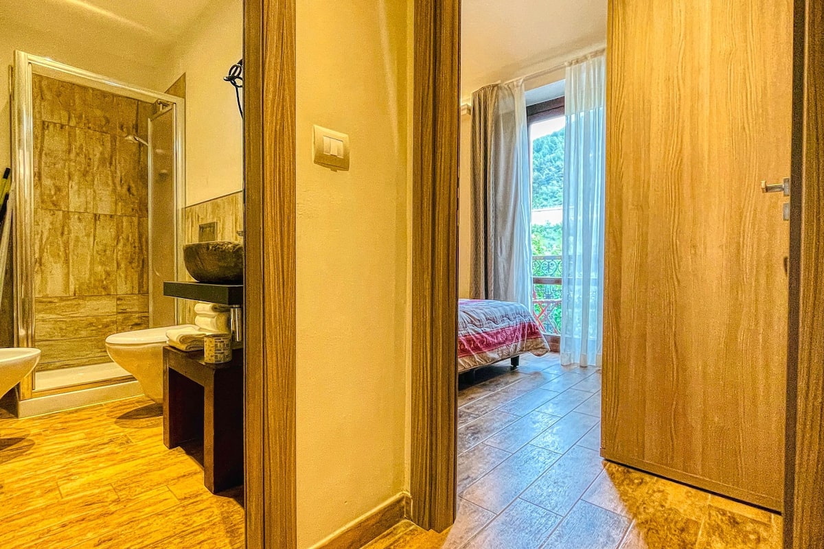 Caja de seguridad en la habitación, wifi gratis y ropa de cama