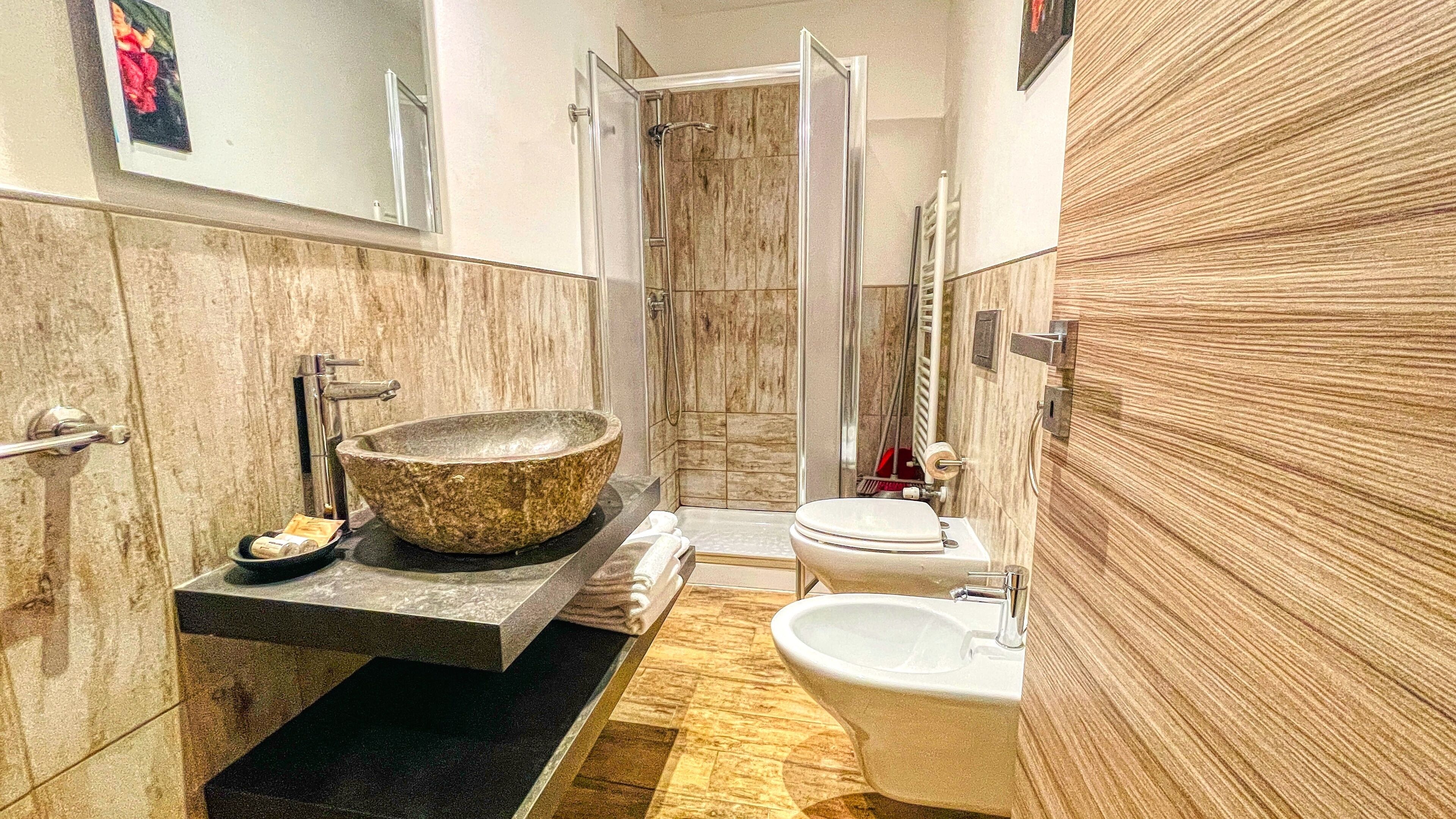 superior apartment, 1 bedroom, terrace (5 people) | bathroom | shower, hair dryer, bidet, towels