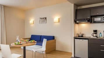 Apartment, 1 Bedroom | Individually furnished, desk, blackout drapes, soundproofing