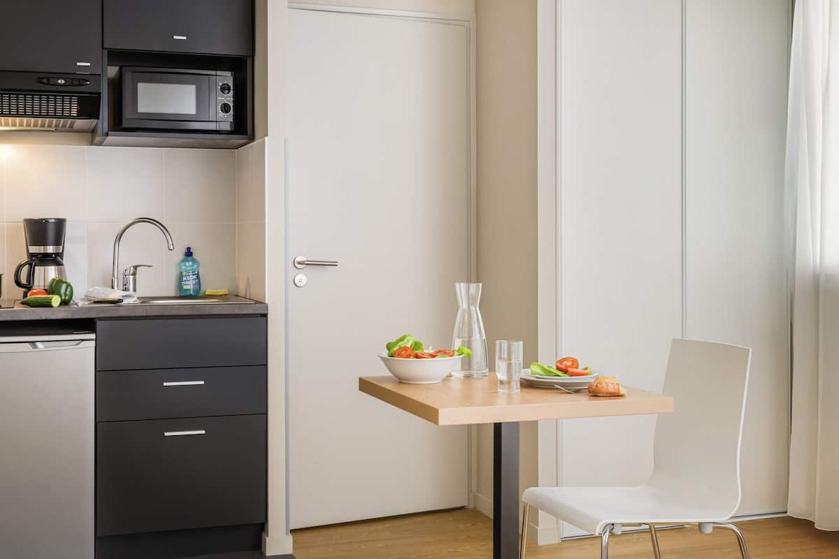 Studio, 1 parisänky | 1 makuuhuone, yksilöllisesti kalustettu, työpöytä, pimennysverhot