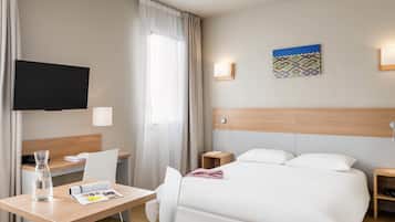 Studio, 1 Double Bed | 1 bedroom, individually furnished, desk, blackout drapes