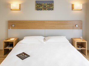 Apartment, 1 Bedroom | Individually furnished, desk, blackout drapes, soundproofing - Aparthotel Adagio Access Dijon République (Dijon)
