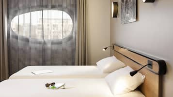 1 bedroom, desk, soundproofing, free WiFi