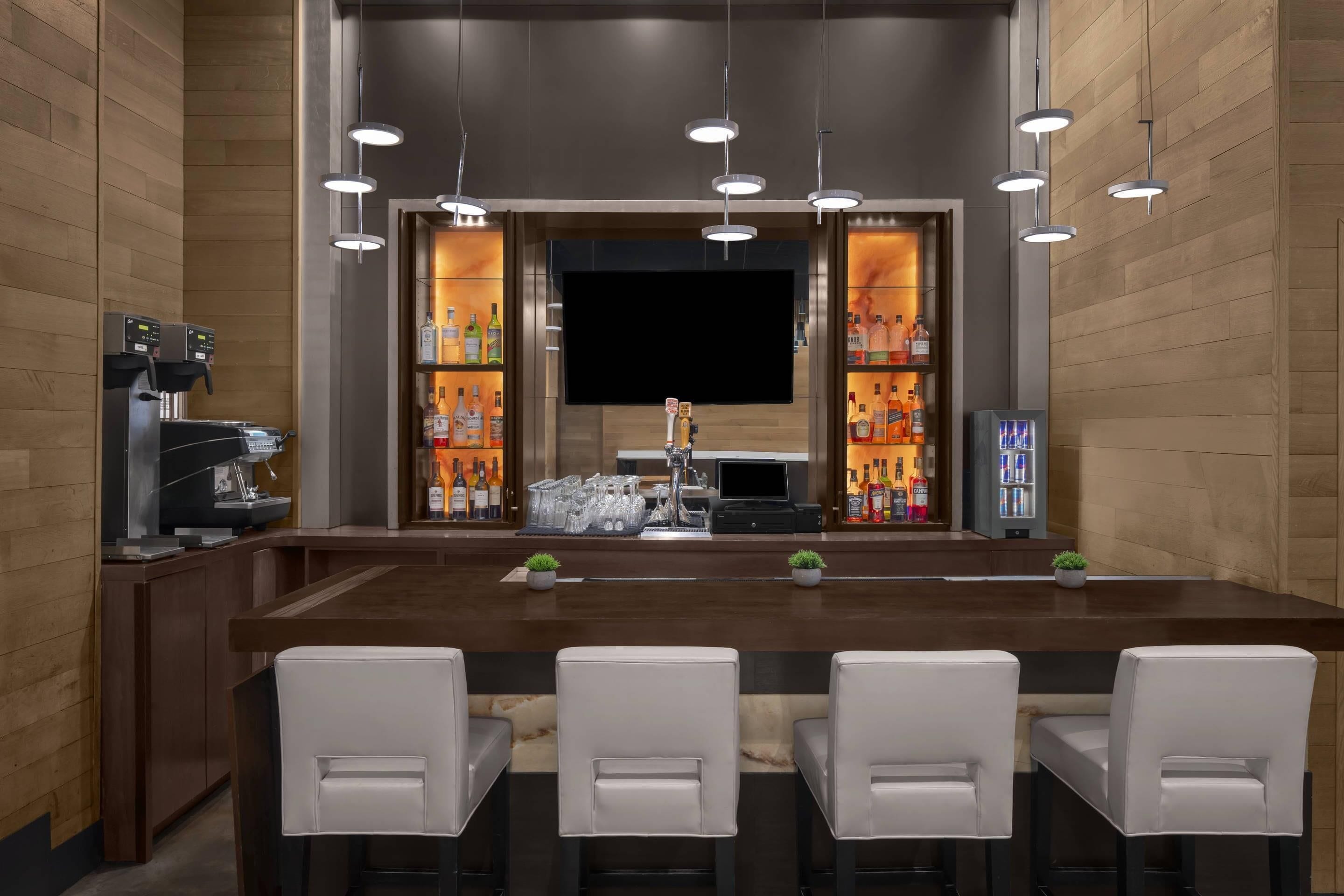 2 bars/lounges, rooftop bar