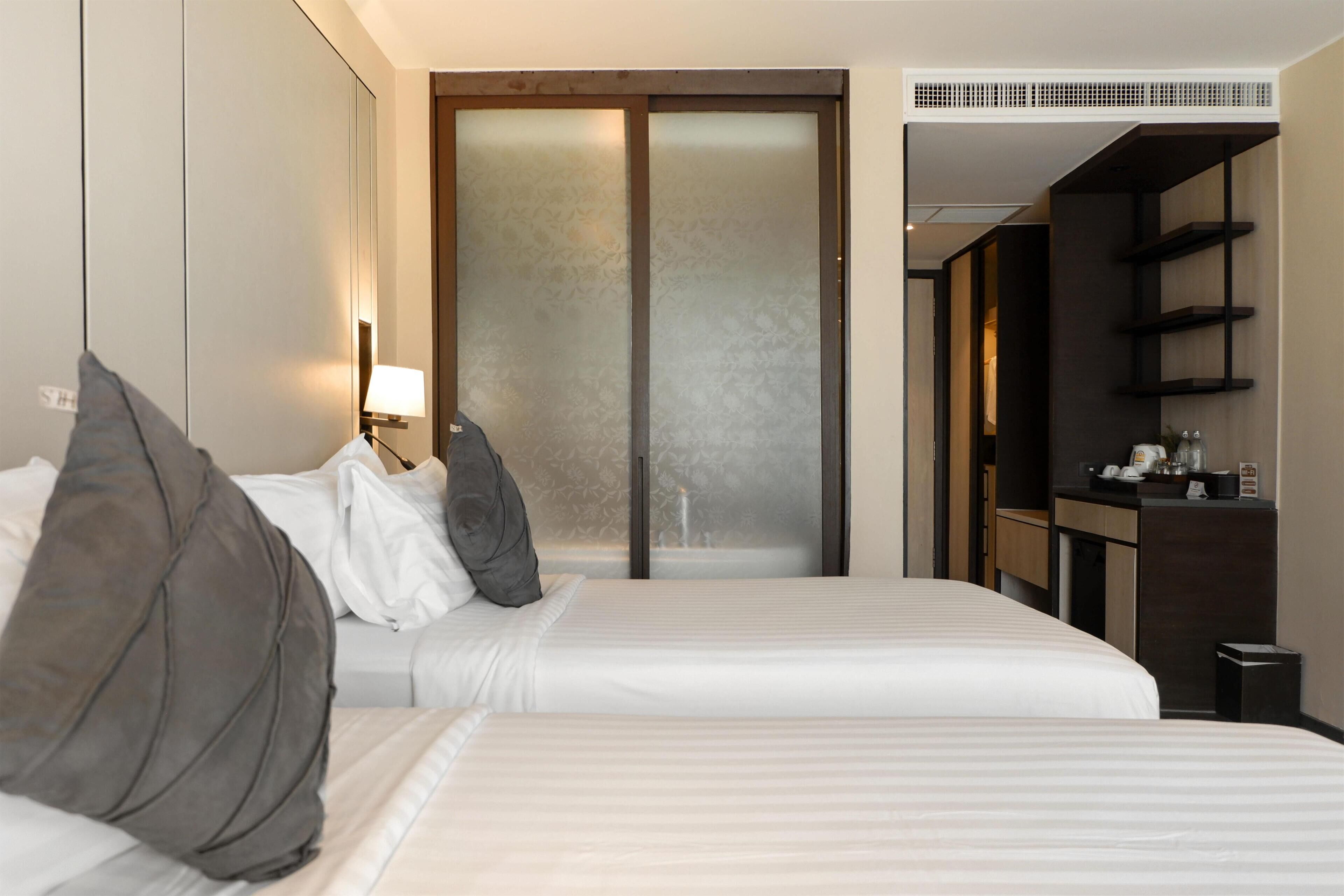 华丽客房, 2 张单人床, 无烟房, 阳台 | 高档床上用品、迷你吧、客房内保险箱、办公桌