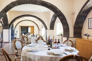 Breakfast, lunch, dinner and brunch served  - Agriturismo Valle Galfina (Linguaglossa)