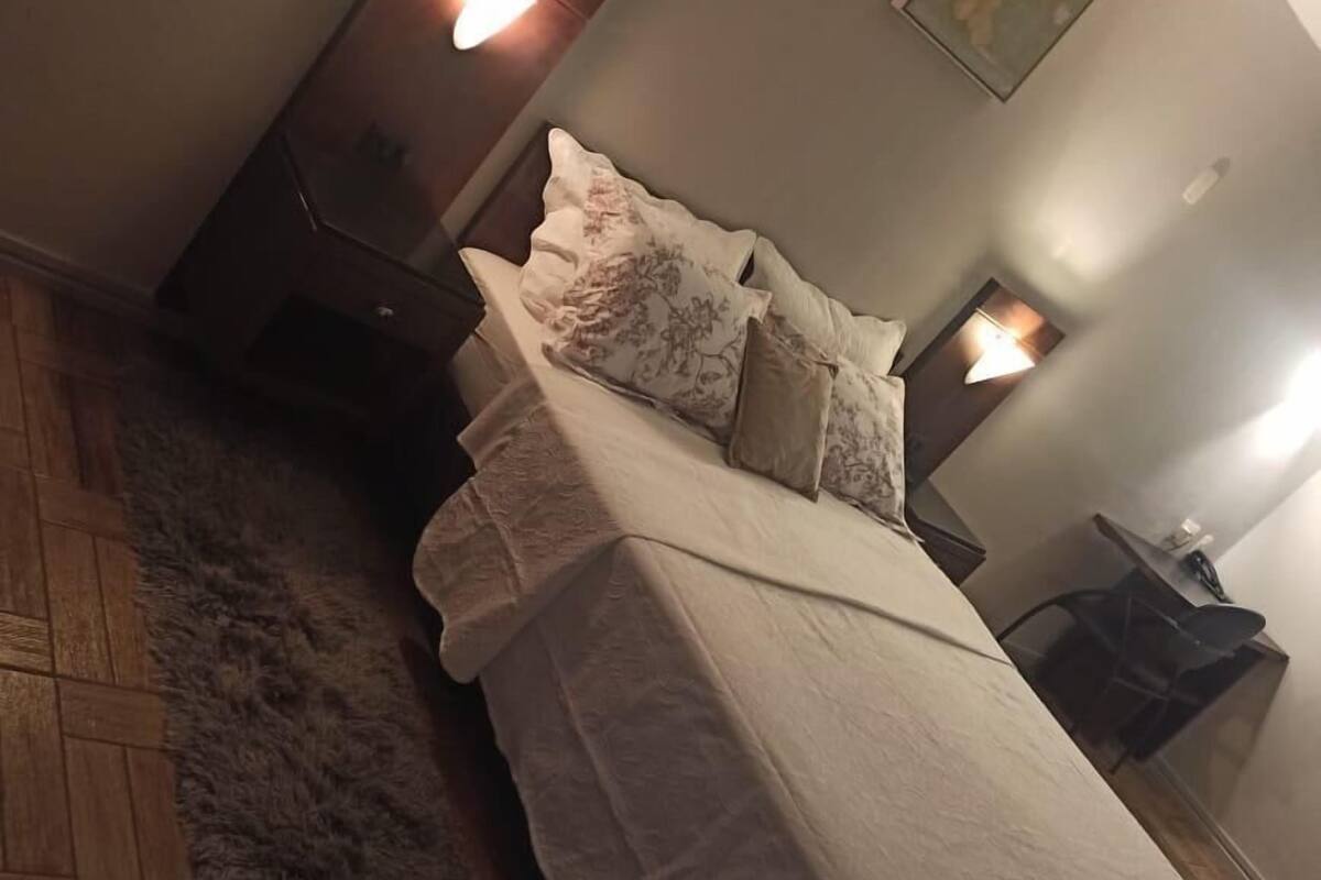 Presidential Studio Suite | Soundproofing, WiFi (free)