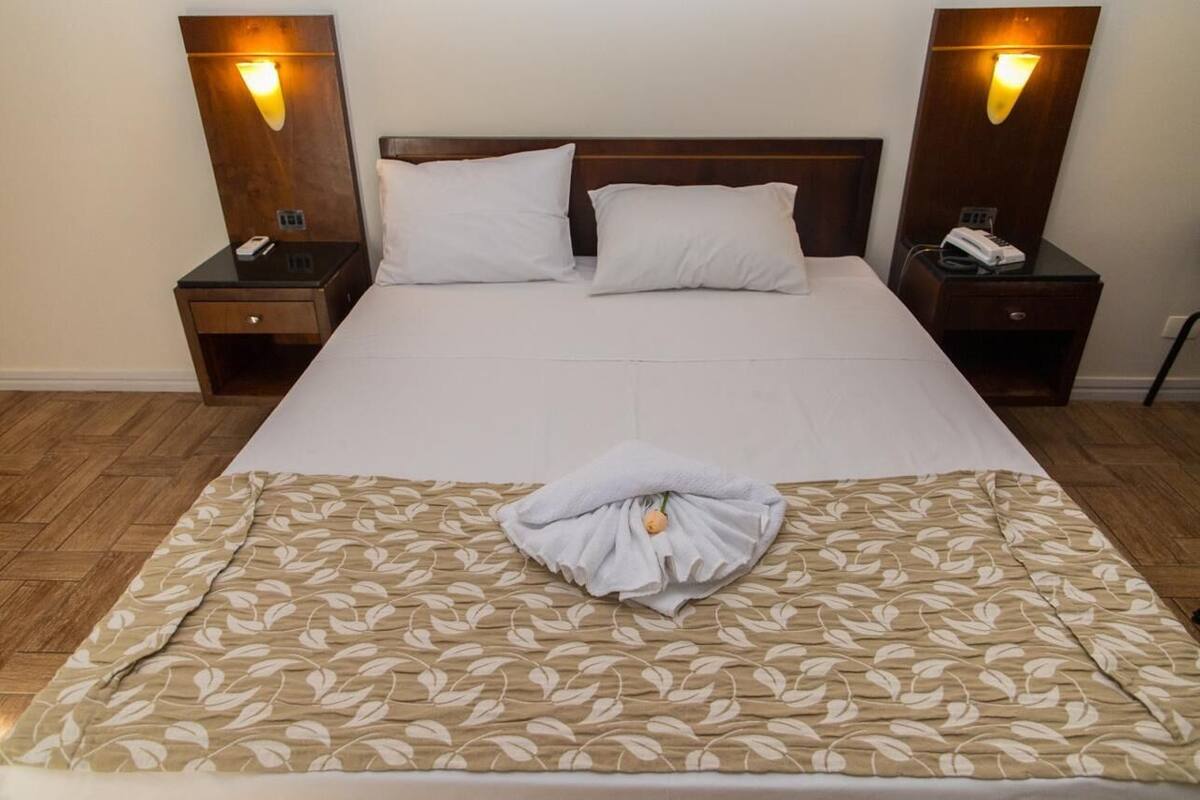 Quarto com cama de casal para duas pessoas | Soundproofing, WiFi (free)