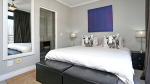 Unclassified image, 5 of 13, button - 904 Quayside (Cape Town)