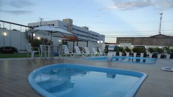 2 piscinas al aire libre