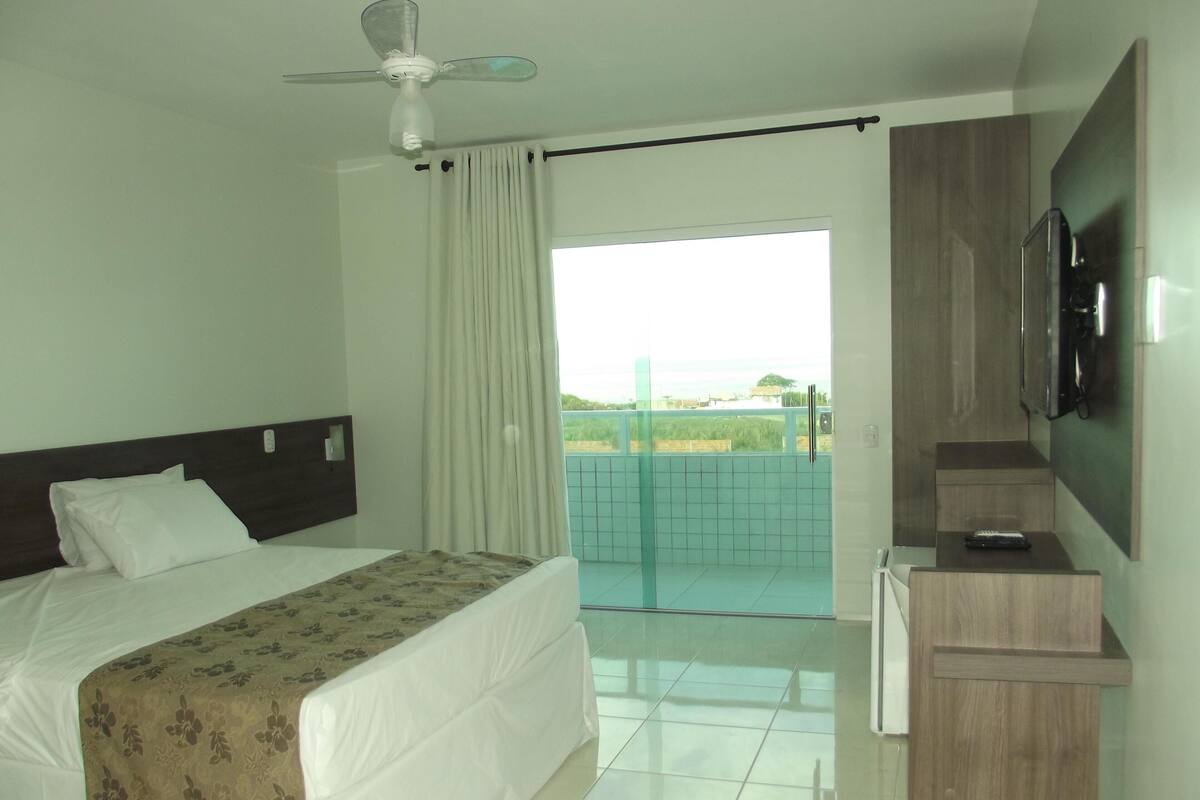 Minibar, desk, laptop workspace, WiFi (free)