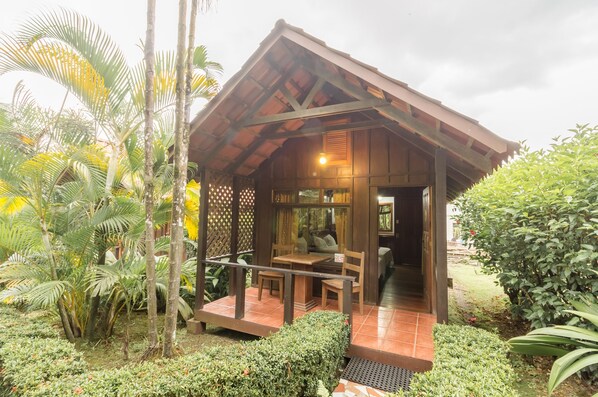 Bungalow, 2 Queen Beds, Terrace | Blackout drapes, free WiFi