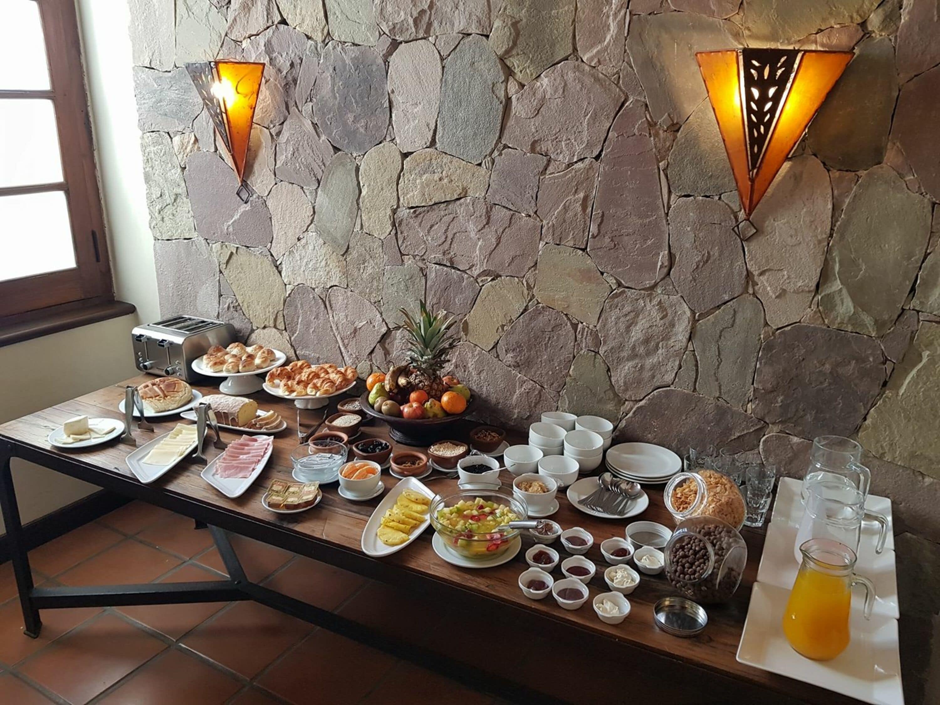 Free buffet breakfast 