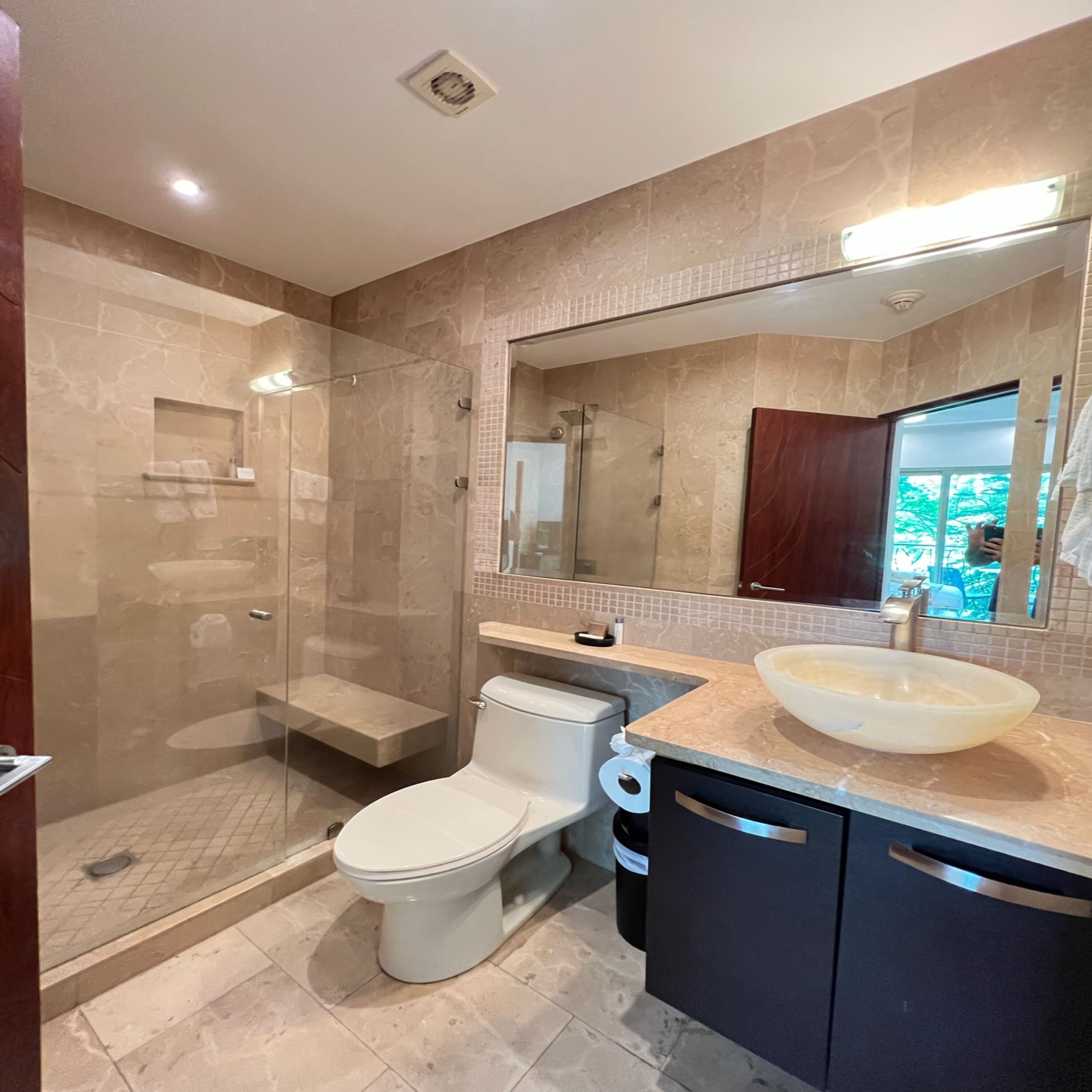 2br family suite w/kitchen, living room, 2 masters, 2 bath, 3 balconies | bathroom | shower, eco-friendly toiletries, hair dryer, towels