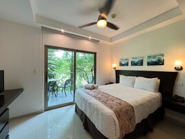 2BR FAMILY SUITE W/Kitchen, Living room, 2 Masters, 2 bath, 3 balconies | Premium bedding, pillowtop beds, in-room safe