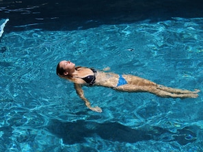 Outdoor pool, free pool cabanas, pool umbrellas - Océano Boutique Hotel & Bistró (Jacó)
