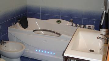 Doppelzimmer zur Einzelnutzung | Badezimmer