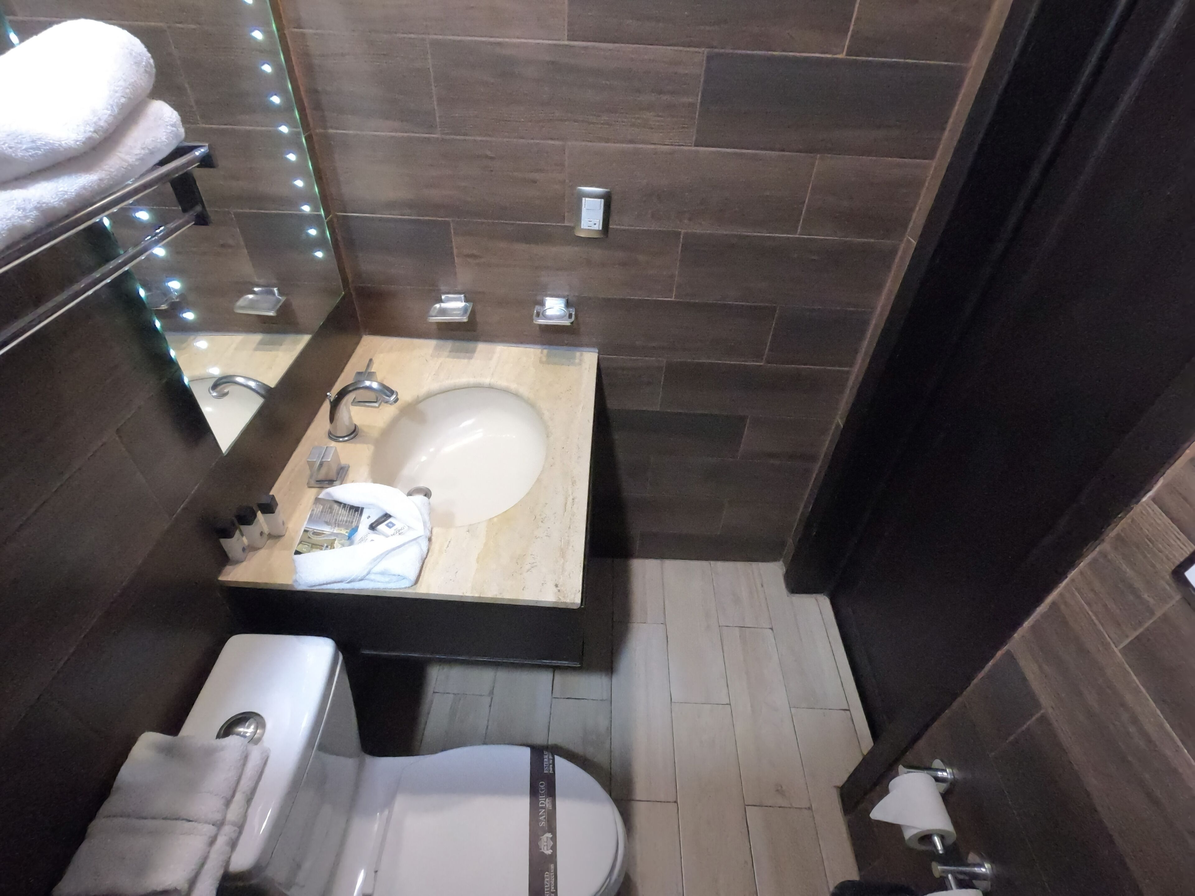 standard interior | bathroom | shower, free toiletries, hair dryer, towels