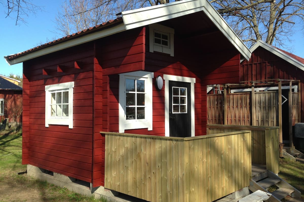 Cabin, Shared Bathroom (Private WC) | Iron/ironing board, cots/infant beds, rollaway beds, free WiFi