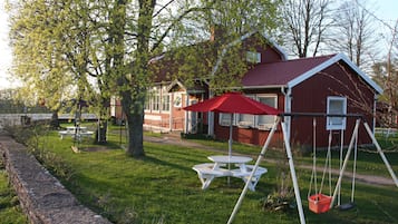 Childrenâs area