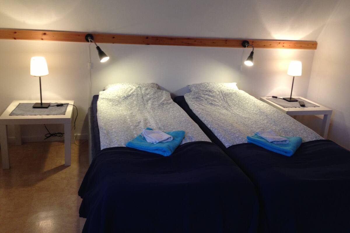 Twin Room, Shared Bathroom (Private WC) | Iron/ironing board (on request), cribs (surcharge)