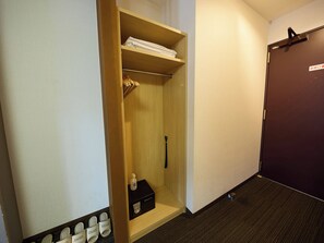 In-room safe, desk, blackout curtains, soundproofing - Nikko Station Hotel Classic (Nikko)