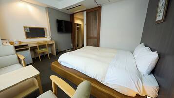 Japanese-style Double Room | In-room safe, desk, blackout drapes, soundproofing