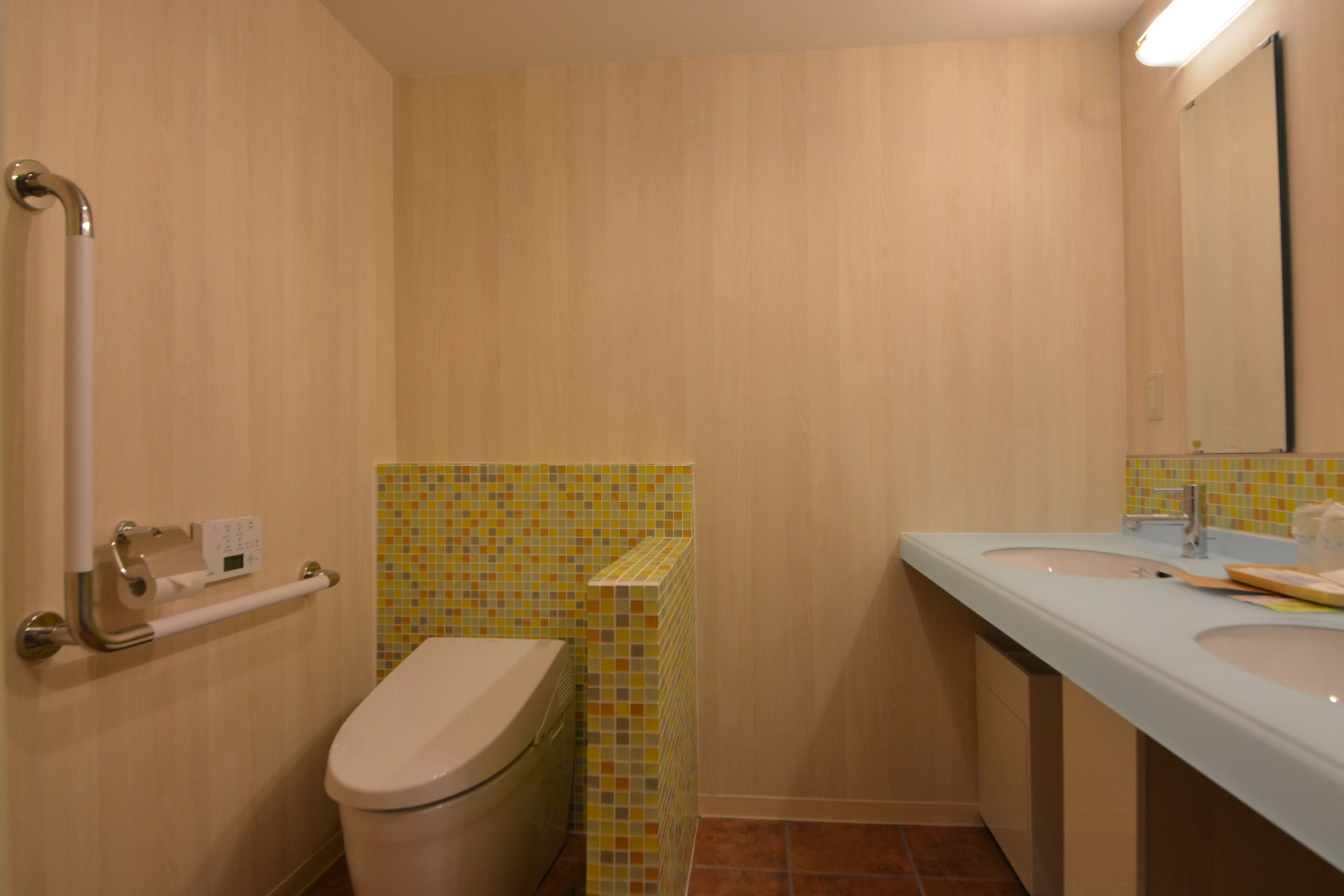 suite room | in-room safe, desk, blackout curtains, soundproofing