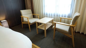 Japanese-style Double Room | In-room safe, desk, blackout drapes, soundproofing