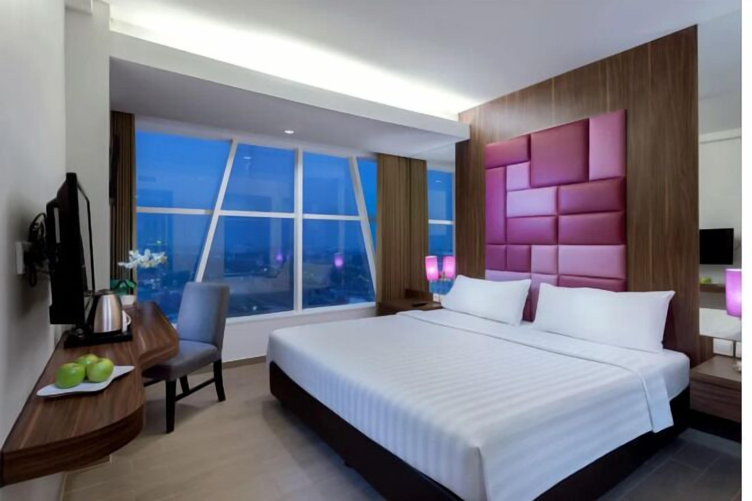 Minibar, in-room safe, desk, laptop workspace