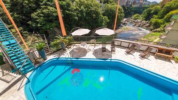 Seasonal outdoor pool