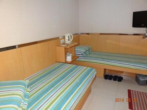 Select Comfort beds, soundproofing, iron/ironing board, free WiFi - Fortune Hotel (Kowloon)
