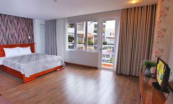 Apartment, 2 Bedrooms | Desk, blackout drapes, free WiFi