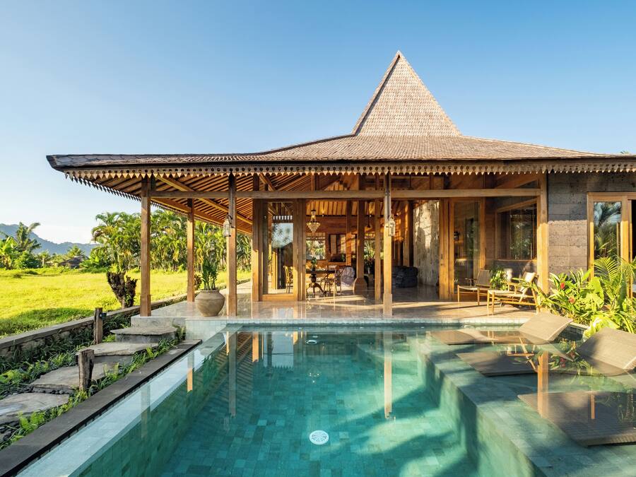 3 outdoor pools, pool umbrellas, sun loungers