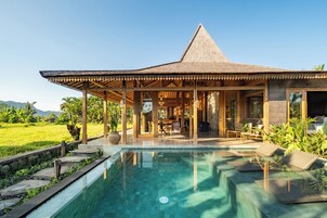 3 outdoor pools, pool umbrellas, sun loungers